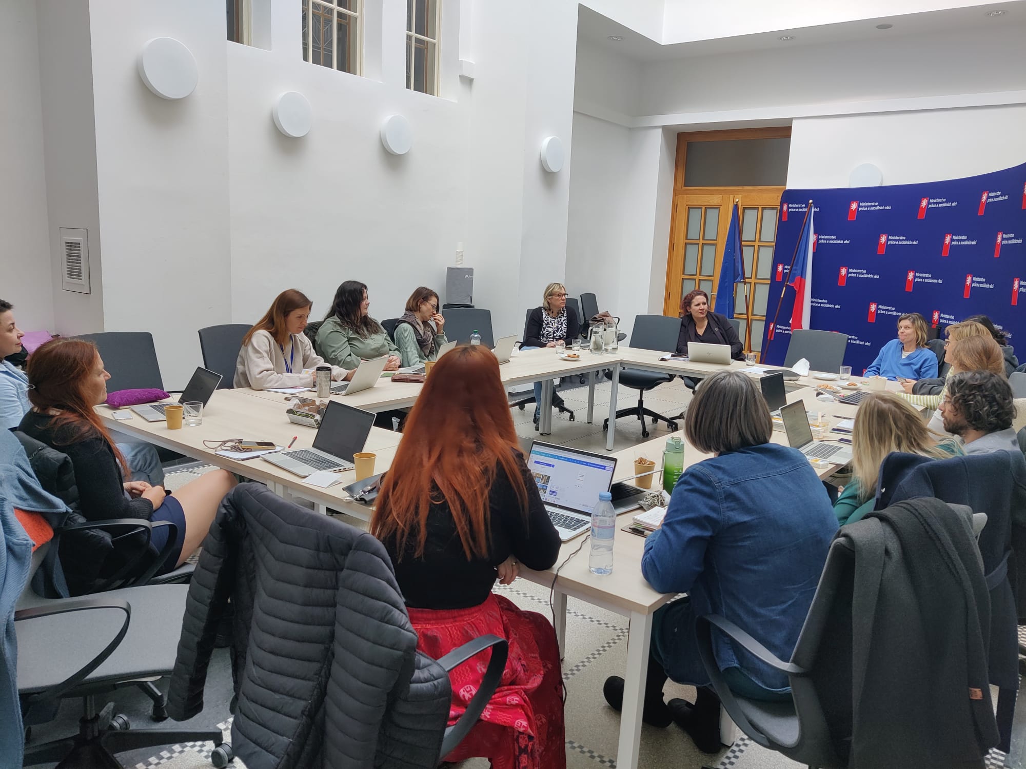 Šance na rodinu pro více dětí. Otevíráme otázku profesionalizace a specializace pěstounské péče - Ilustrační obrázek